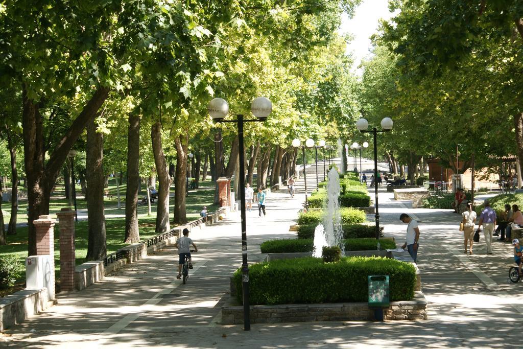 Hotel Park Лариса Экстерьер фото