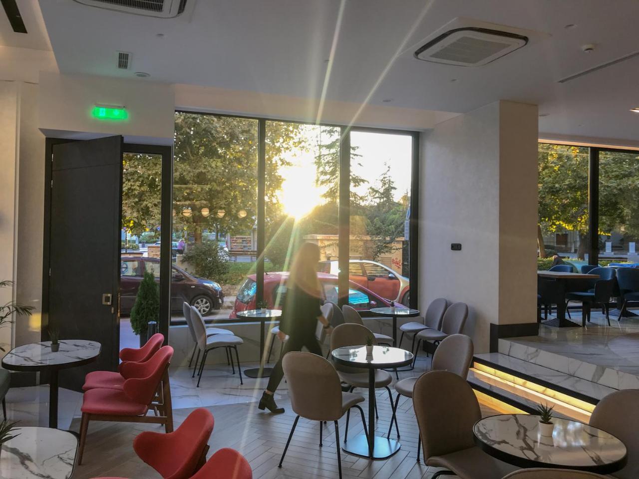Hotel Park Лариса Экстерьер фото